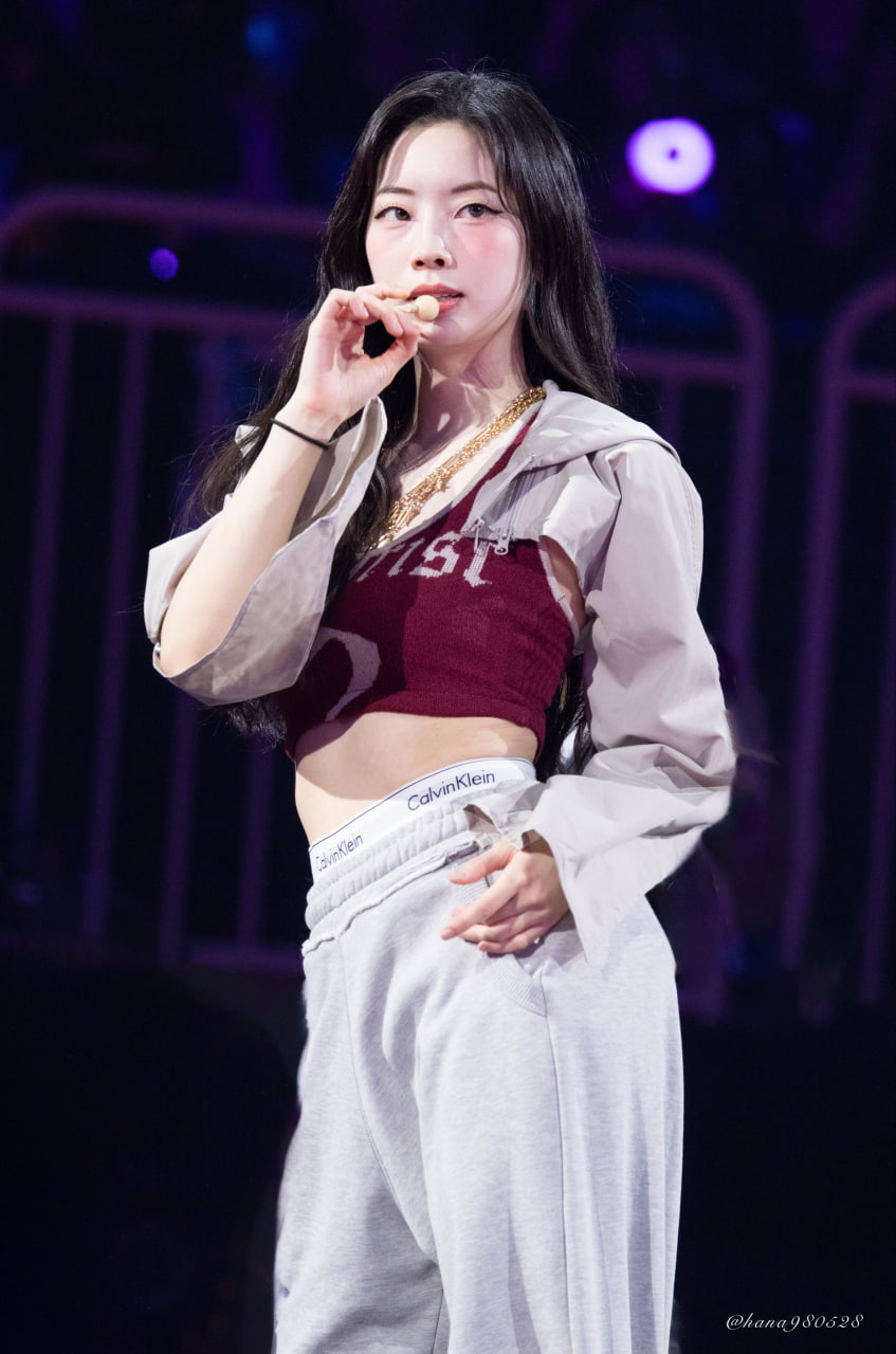Showbiz c&oacute; tổ hợp kh&ocirc;ng lỗ hổng visual: 9 mỹ nh&acirc;n mỗi người một vẻ, đ&aacute;ng y&ecirc;u - trưởng th&agrave;nh "c&acirc;n đẹp"- Ảnh 43.