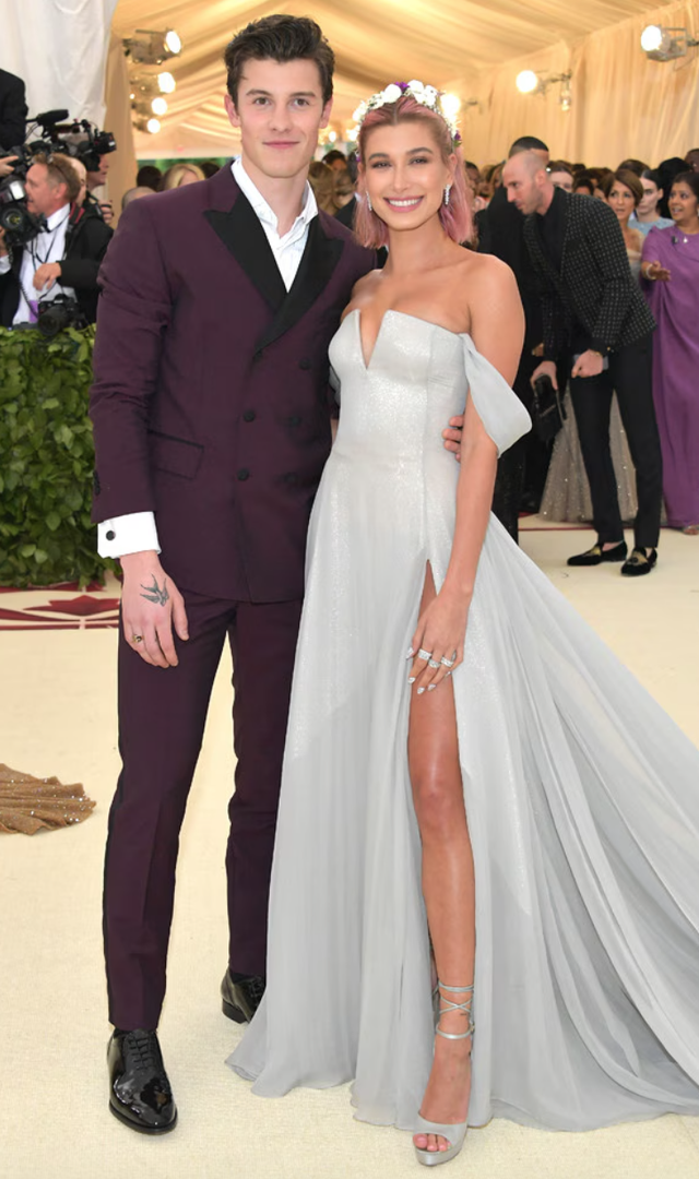 Nh&igrave;n lại Met Gala 2018: Một m&ugrave;a đẹp "nao l&ograve;ng" đến mức &aacute;p lực cho hiện tại- Ảnh 17.