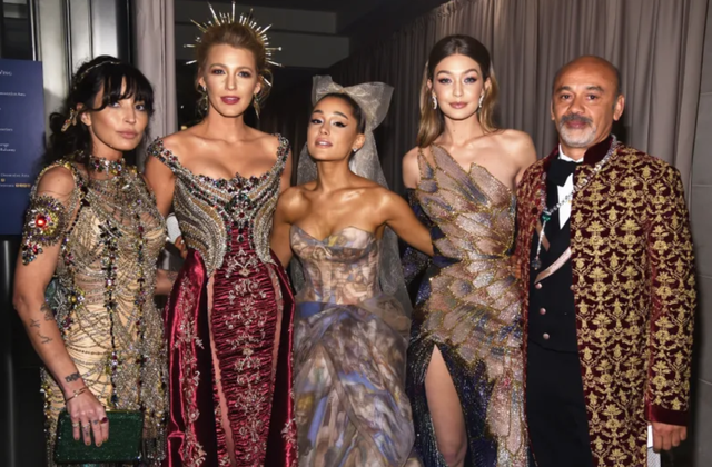 Nh&igrave;n lại Met Gala 2018: Một m&ugrave;a đẹp "nao l&ograve;ng" đến mức &aacute;p lực cho hiện tại- Ảnh 1.