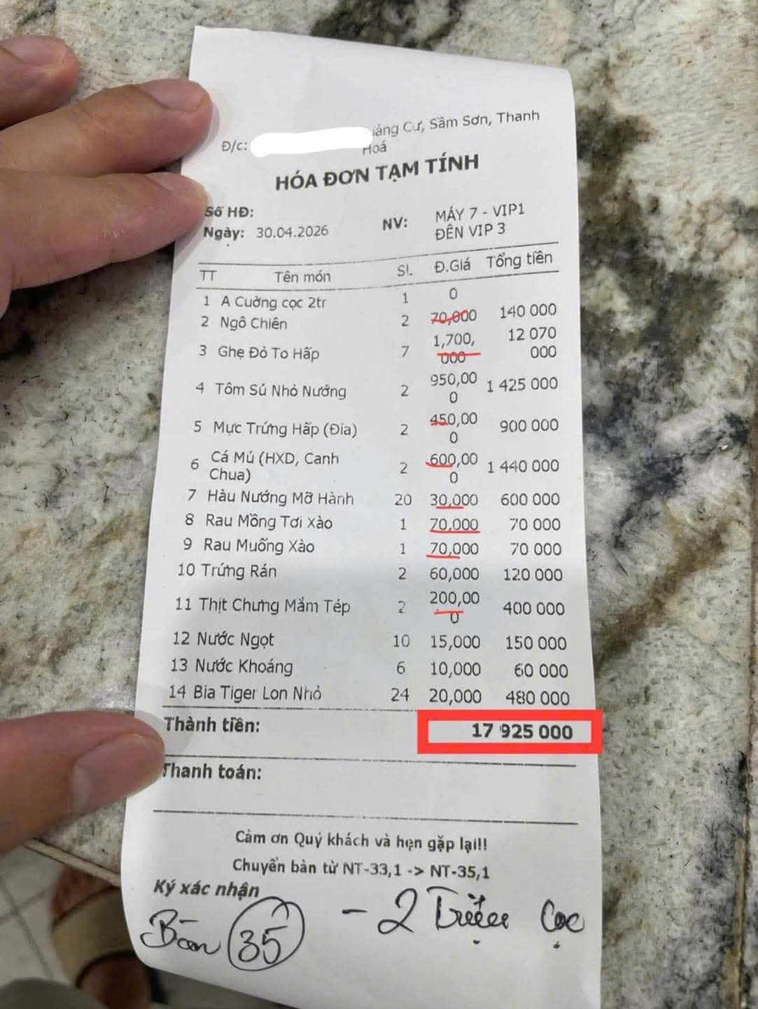 X&ocirc;n xao h&oacute;a đơn bữa ăn gần 18 triệu đồng, trong đ&oacute; ghẹ đỏ 1,7 triệu đồng/kg ở Sầm Sơn - Ảnh 2.