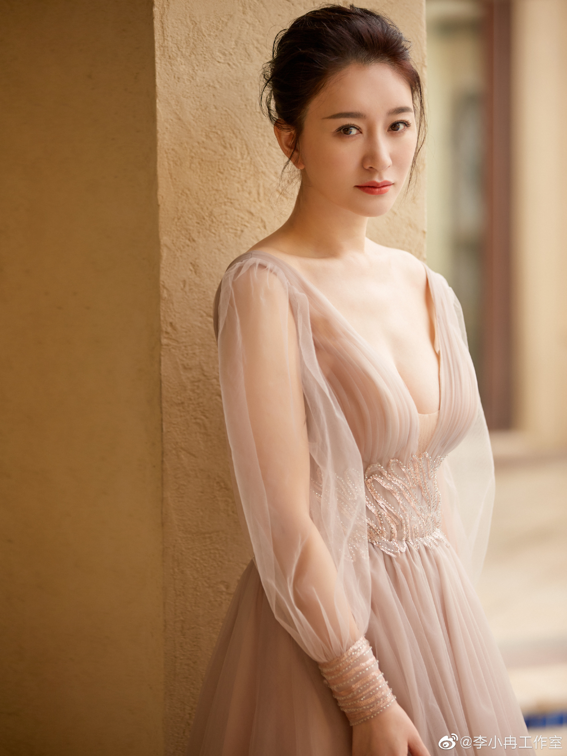 Chị Đẹp hot nhất 2026 cưới anh bạn th&acirc;n 22 năm: Được tặng thẻ đen tiền tỷ, biệt thự rộng ngh&igrave;n m2 ho&agrave;nh tr&aacute;ng đến chấn động- Ảnh 8.