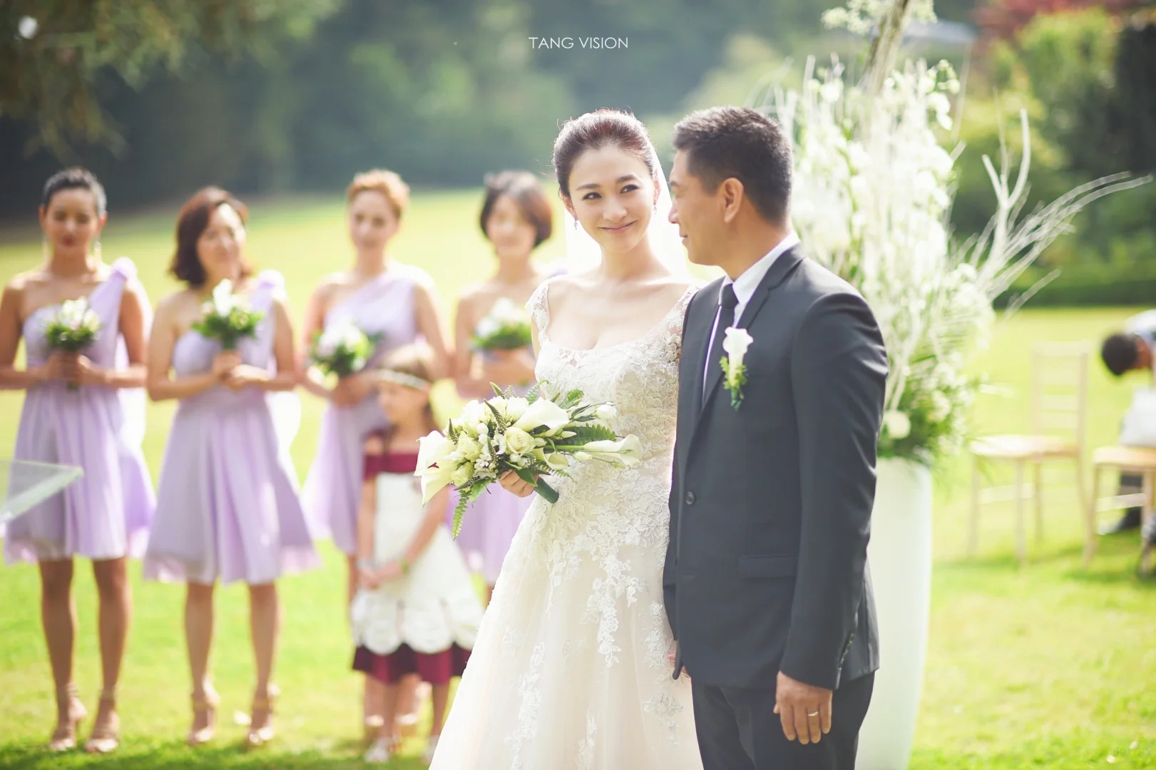 Chị Đẹp hot nhất 2026 cưới anh bạn th&acirc;n 22 năm: Được tặng thẻ đen tiền tỷ, biệt thự rộng ngh&igrave;n m2 ho&agrave;nh tr&aacute;ng đến chấn động- Ảnh 4.