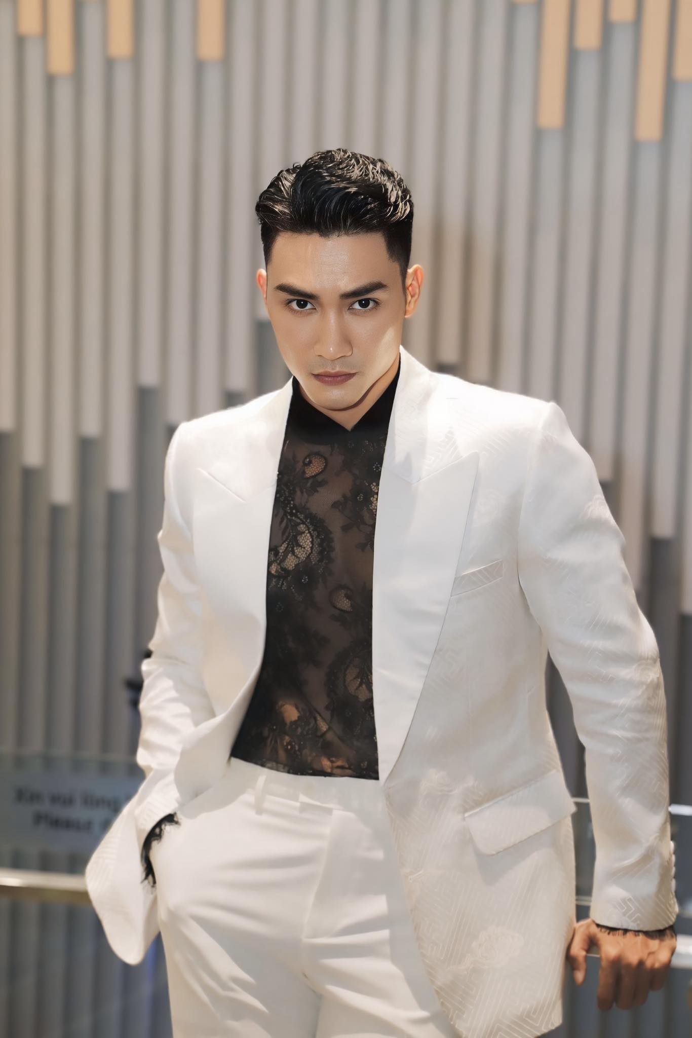 Showbiz Việt c&oacute; "trai đểu" kh&ocirc;ng ai gh&eacute;t nổi, body 6 m&uacute;i đẹp như tranh vẽ nhưng đời tư k&iacute;n bưng đến lạ- Ảnh 1.