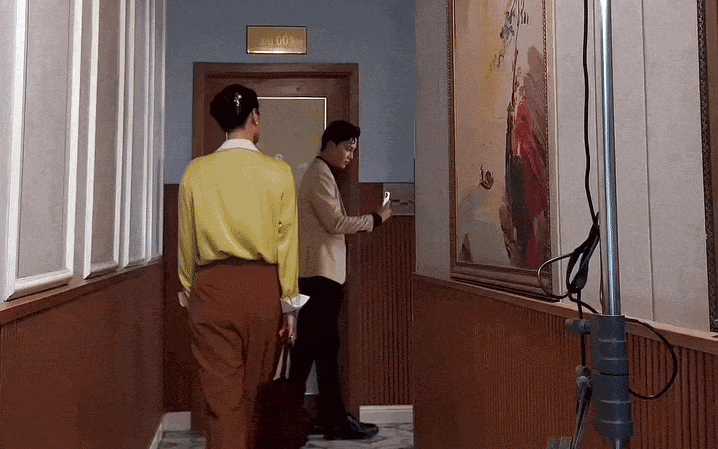 Mỹ nam Việt duy nhất cả đời đ&oacute;ng 30 vai c&ocirc;ng an: Bỏ phố về qu&ecirc; nu&ocirc;i c&aacute; trồng rau, cưới vợ đẹp k&eacute;m 11 tuổi- Ảnh 1.