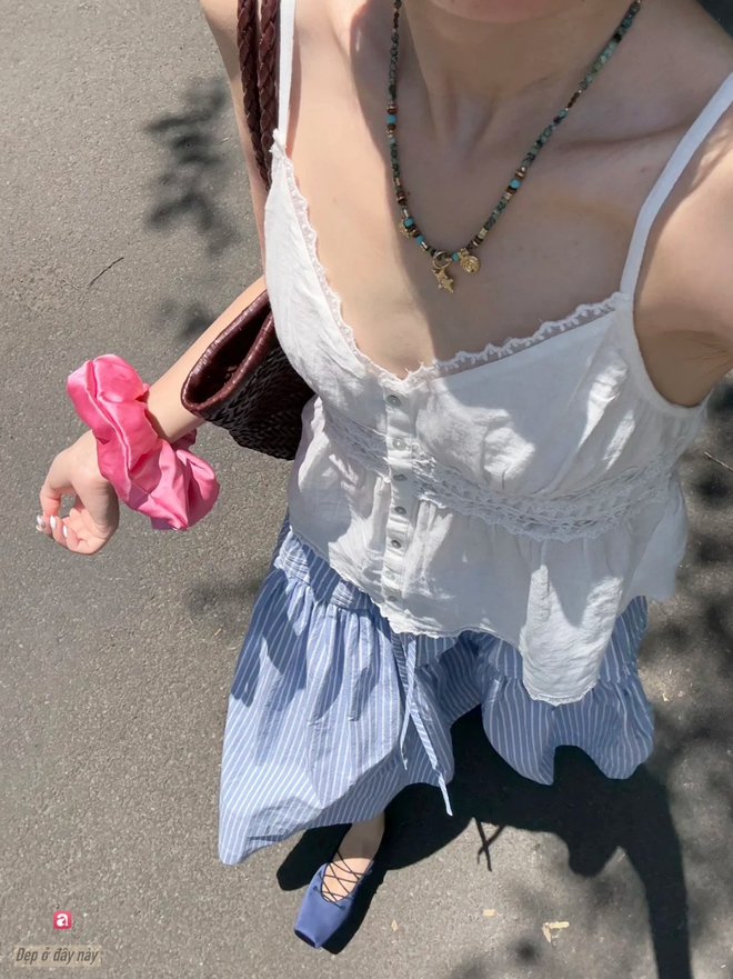C&ocirc; n&agrave;ng n&agrave;y thử loạt &aacute;o ở Zara v&agrave; gợi &yacute; 6 thiết kế chất th&ocirc; m&aacute;t, đ&aacute;ng sắm cho chuyến du lịch h&egrave;- Ảnh 8.