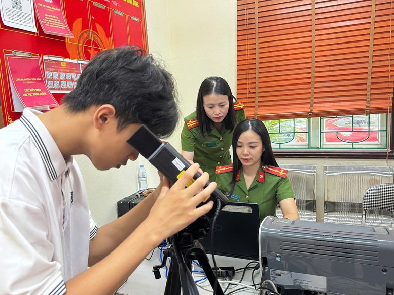 Những người c&oacute; năm sinh sau đ&acirc;y c&oacute; quyền lợi đặc biệt: Được cấp thẻ căn cước v&ocirc; thời hạn trong năm 2026- Ảnh 1.