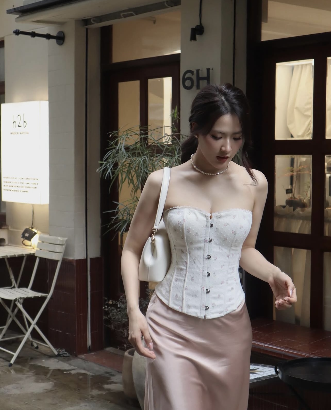 Baifern Việt Nam khoe b&oacute;ng lưng cực nuột, body sexy tr&aacute;i dấu với nhan sắc "thần ti&ecirc;n tỷ tỷ"- Ảnh 9.