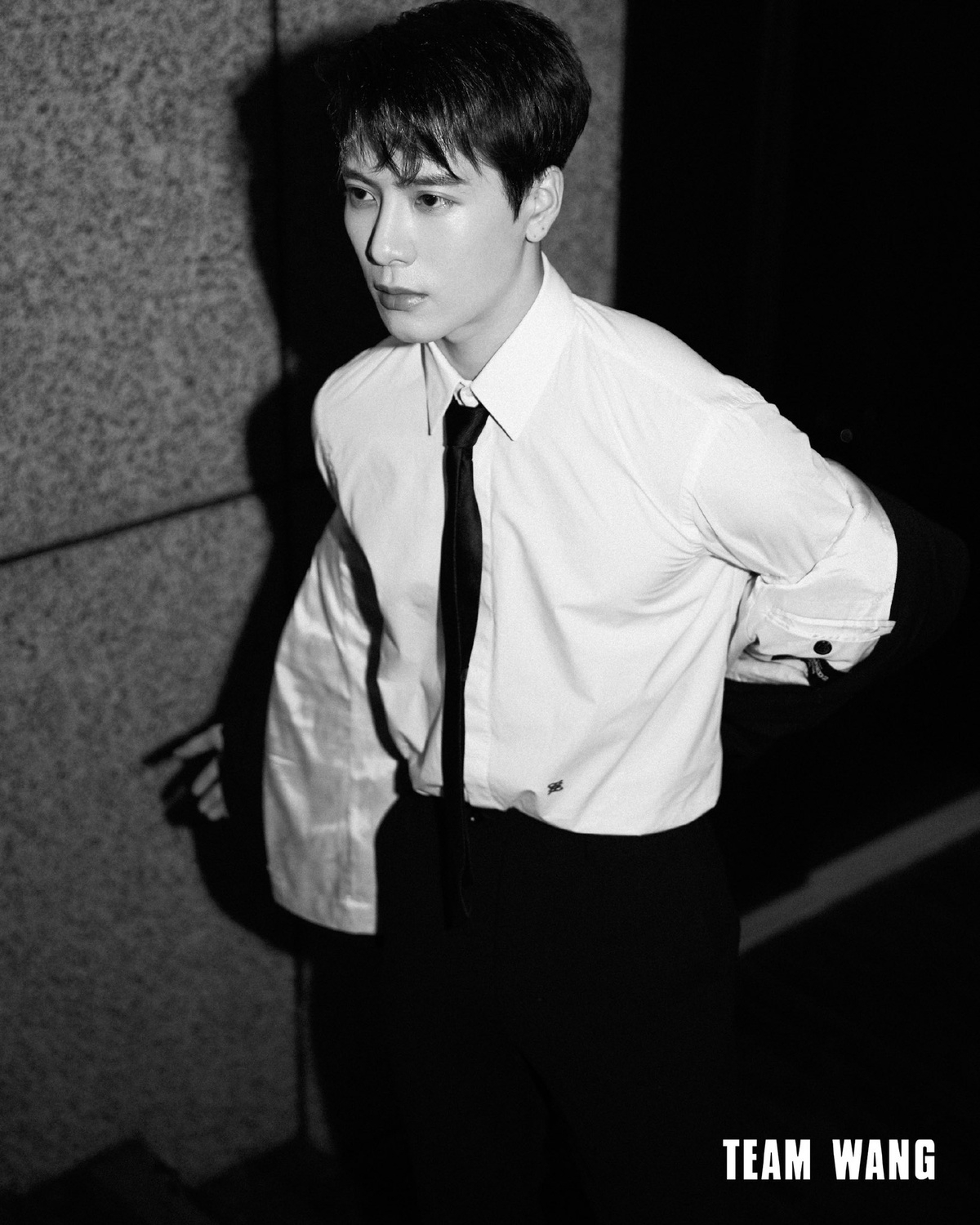 Nam ca sĩ bị hủy hoại v&igrave; 2 scandal: 1.400 ng&agrave;y chịu sự xua đuổi trong showbiz, c&ograve;n bị bạn th&acirc;n "đ&acirc;m sau lưng" đến mắc trầm cảm- Ảnh 2.