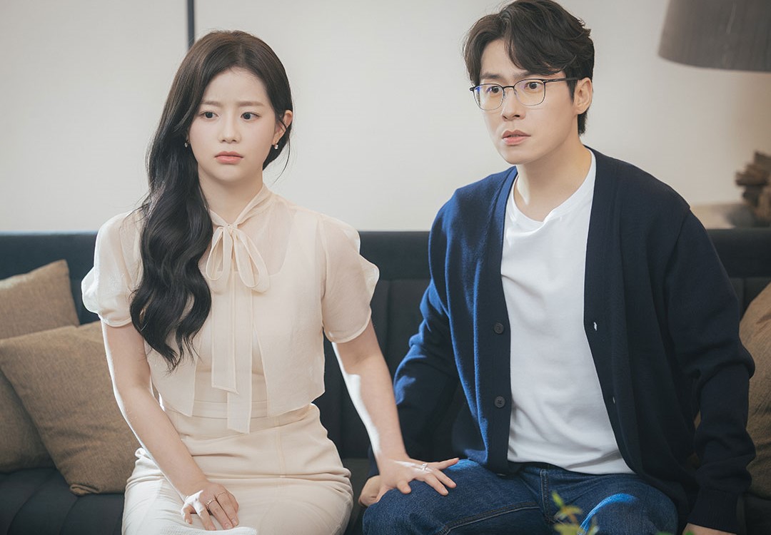 Đây rồi cặp đôi vô tri nhất phim Hàn: Tiểu thư và giám đốc visual 1.000 điểm, cứ mở miệng là tấu hài- Ảnh 3. Đây rồi cặp đôi vô tri nhất phim Hàn: Tiểu thư và giám đốc visual 1.000 điểm, cứ mở miệng là tấu hài- Ảnh 3.