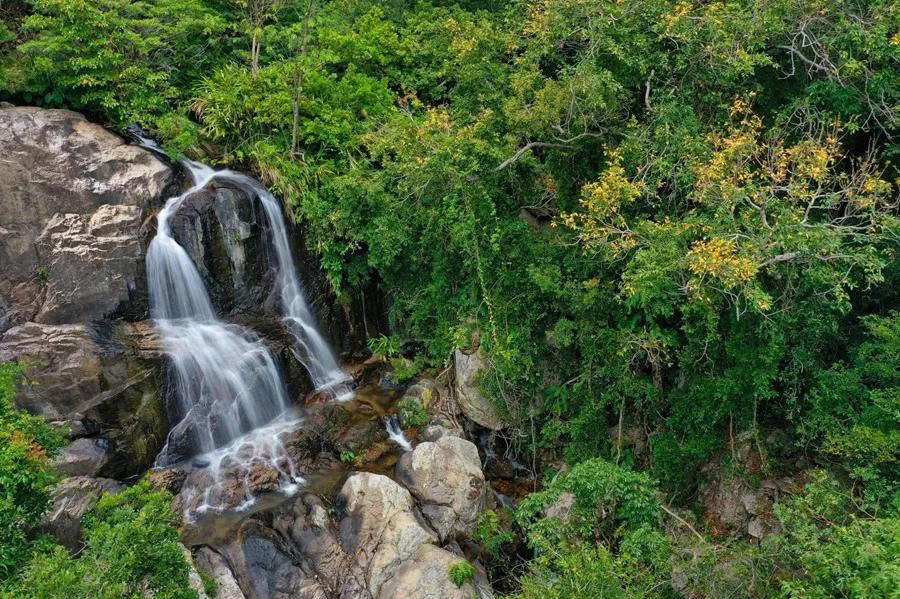 Việt Nam c&oacute; 1 v&ugrave;ng đất nắng gi&oacute; khiến ng&ocirc;i sao 30 tỷ views bỏ hết s&acirc;n khấu tiền tỷ, bay sang chỉ để &ocirc;m những đứa trẻ- Ảnh 8.