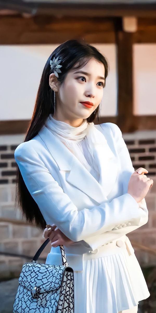 IU ng&agrave;y c&agrave;ng lộ style k&eacute;m nhất Perfect Crown, l&ecirc;n đồ kh&ocirc;ng ra được chất tiểu thư t&agrave;i phiệt- Ảnh 16.