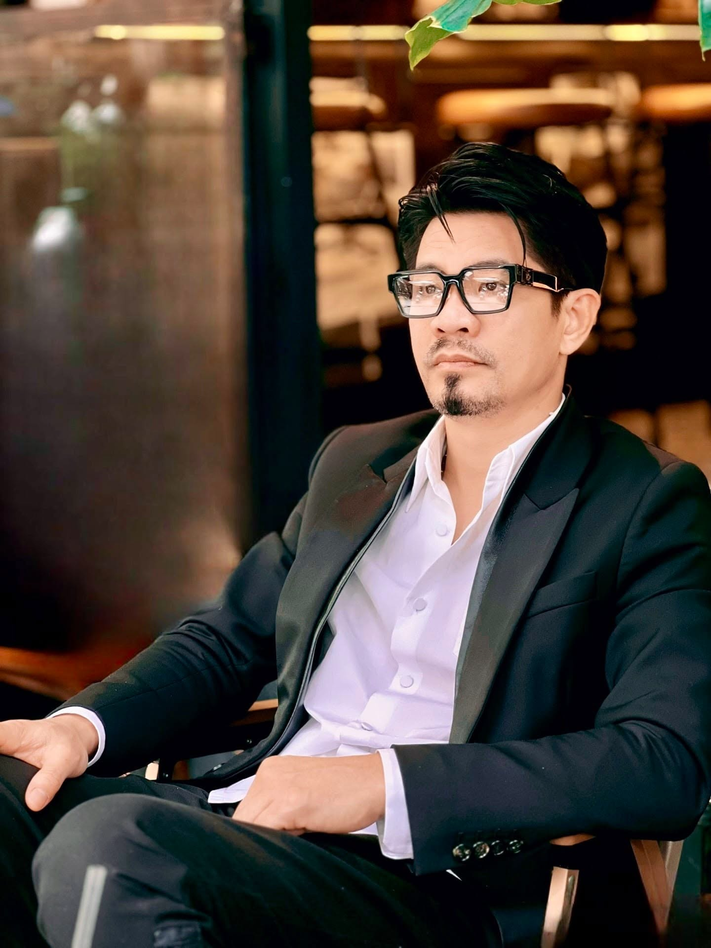 Mẹ Do&atilde;n Hải My ng&agrave;y c&agrave;ng trẻ đẹp nhưng lẻ b&oacute;ng, &ocirc;ng bố nổi tiếng c&oacute; động th&aacute;i lạ - Ảnh 12.