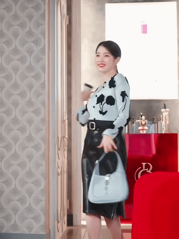 IU ng&agrave;y c&agrave;ng lộ style k&eacute;m nhất Perfect Crown, l&ecirc;n đồ kh&ocirc;ng ra được chất tiểu thư t&agrave;i phiệt- Ảnh 8.