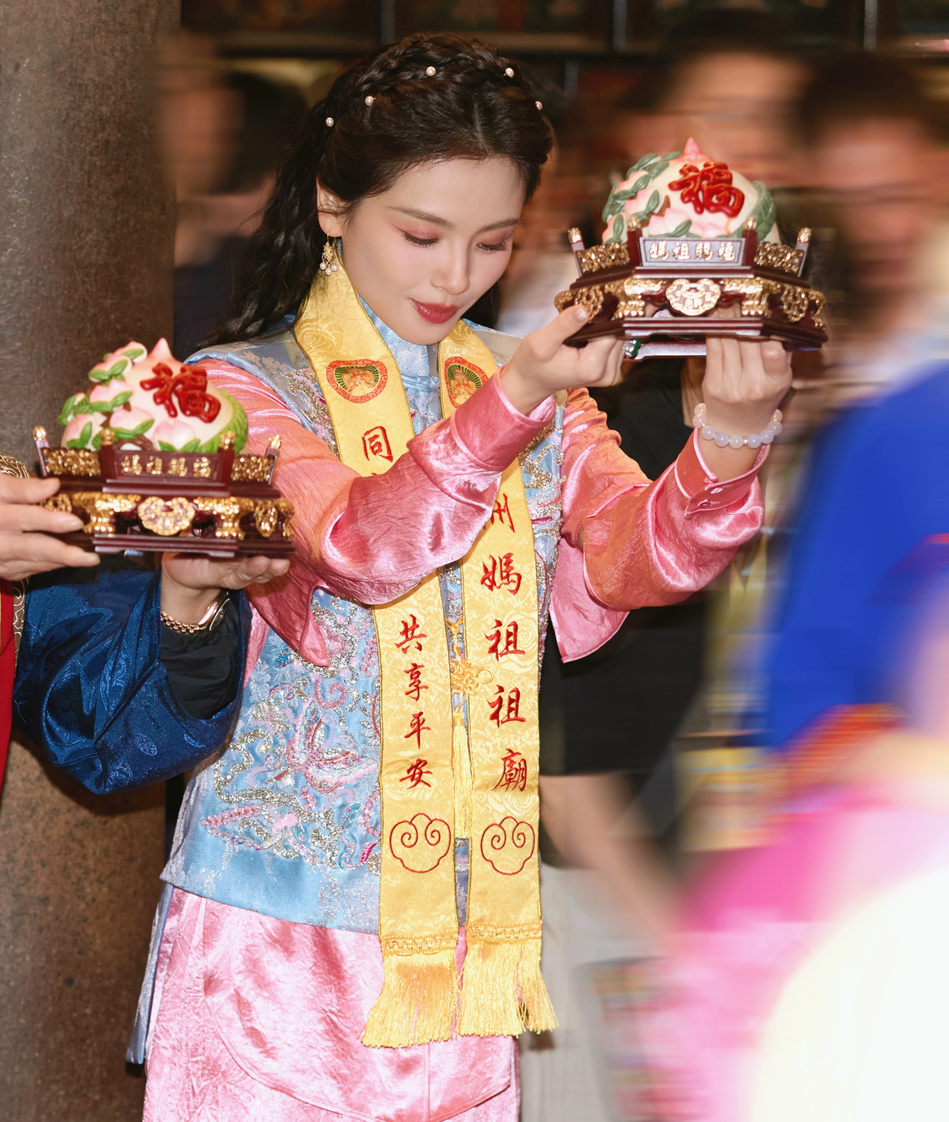 Mỹ nh&acirc;n duy nhất trong showbiz c&oacute; "bi&ecirc;n chế thi&ecirc;n đ&igrave;nh", vẻ đẹp được ch&iacute;nh th&aacute;nh thần lựa chọn- Ảnh 6.
