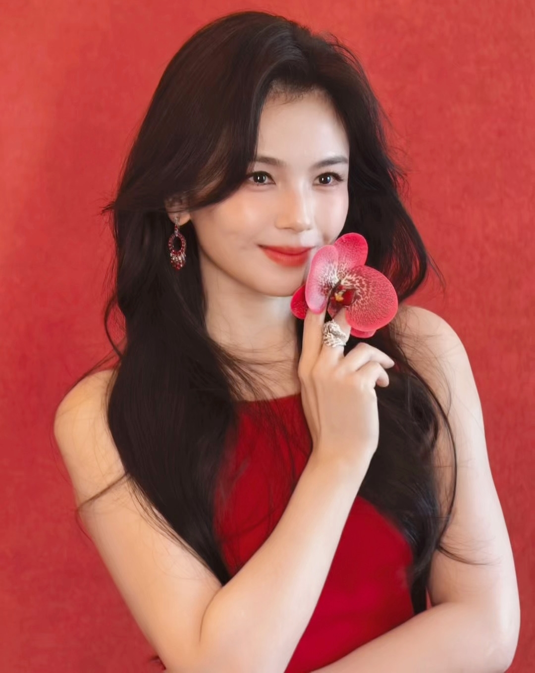 Mỹ nh&acirc;n duy nhất trong showbiz c&oacute; "bi&ecirc;n chế thi&ecirc;n đ&igrave;nh", vẻ đẹp được ch&iacute;nh th&aacute;nh thần lựa chọn- Ảnh 8.