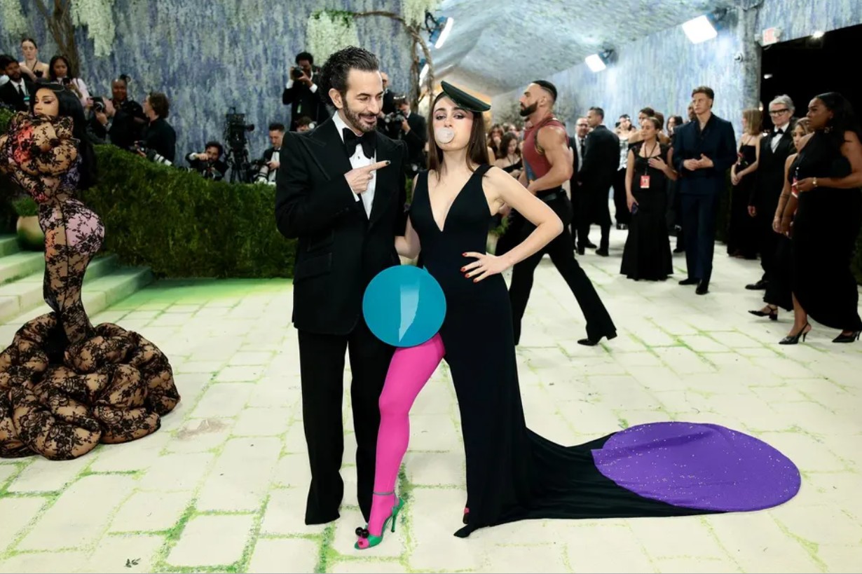 Marc Jacobs: Từ thuở h&agrave;n vi đan &aacute;o len kiếm sống đến "&ocirc;ng ho&agrave;ng" thời trang ph&iacute;a sau c&aacute;c n&agrave;ng thơ ở Met Gala- Ảnh 6.