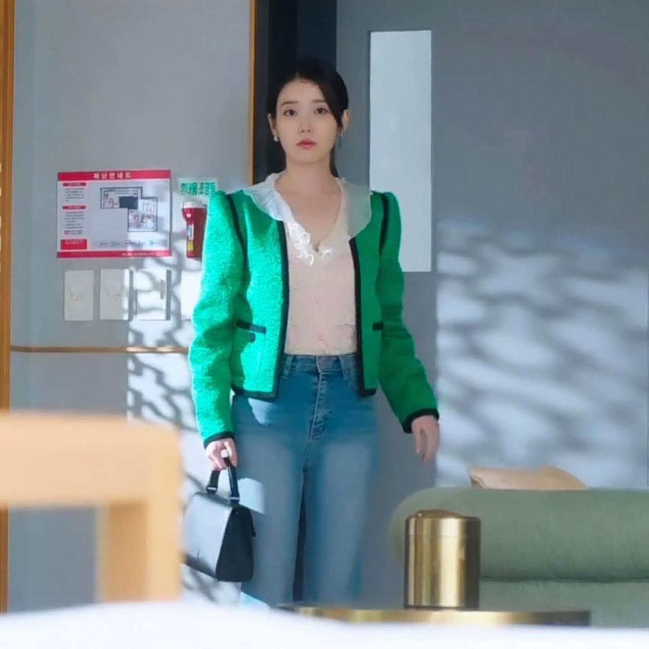 IU ng&agrave;y c&agrave;ng lộ style k&eacute;m nhất Perfect Crown, l&ecirc;n đồ kh&ocirc;ng ra được chất tiểu thư t&agrave;i phiệt- Ảnh 7.