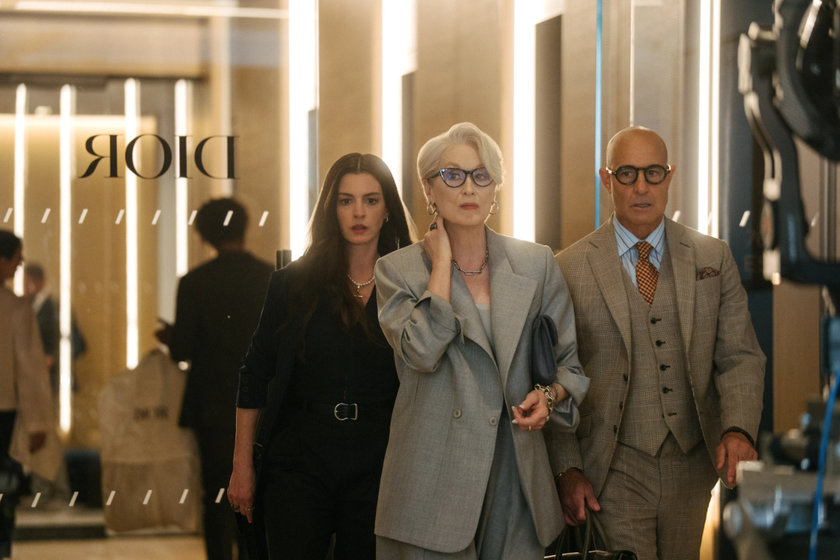 The Devil Wears Prada 2: Kh&uacute;c bi ca đẹp đẽ cho một ng&agrave;nh c&ocirc;ng nghiệp đang lụi t&agrave;n- Ảnh 2.