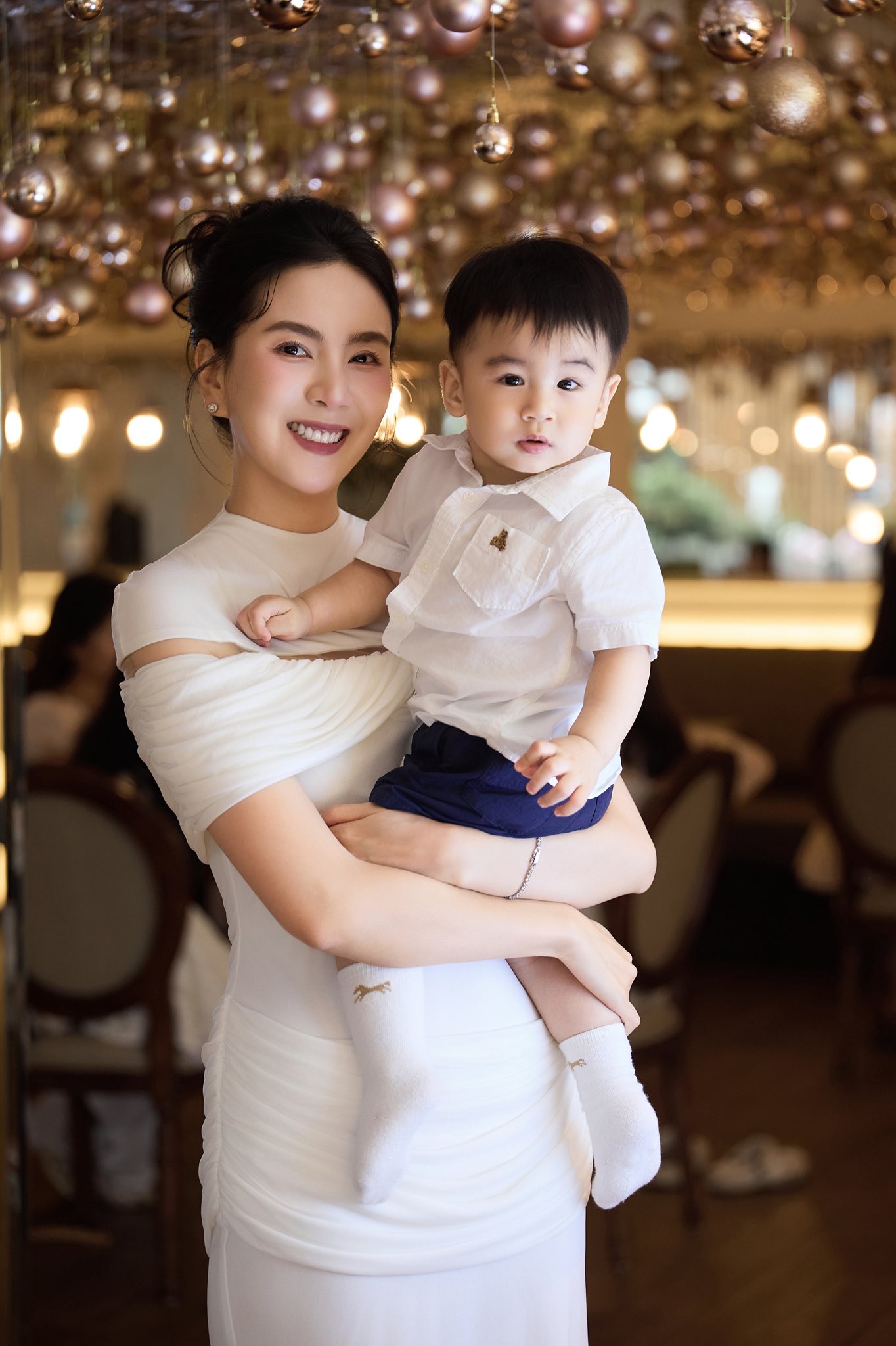 Con trai vừa tr&ograve;n 1 tuổi, Mai Ngọc bất ngờ đăng ảnh bầu- Ảnh 15.