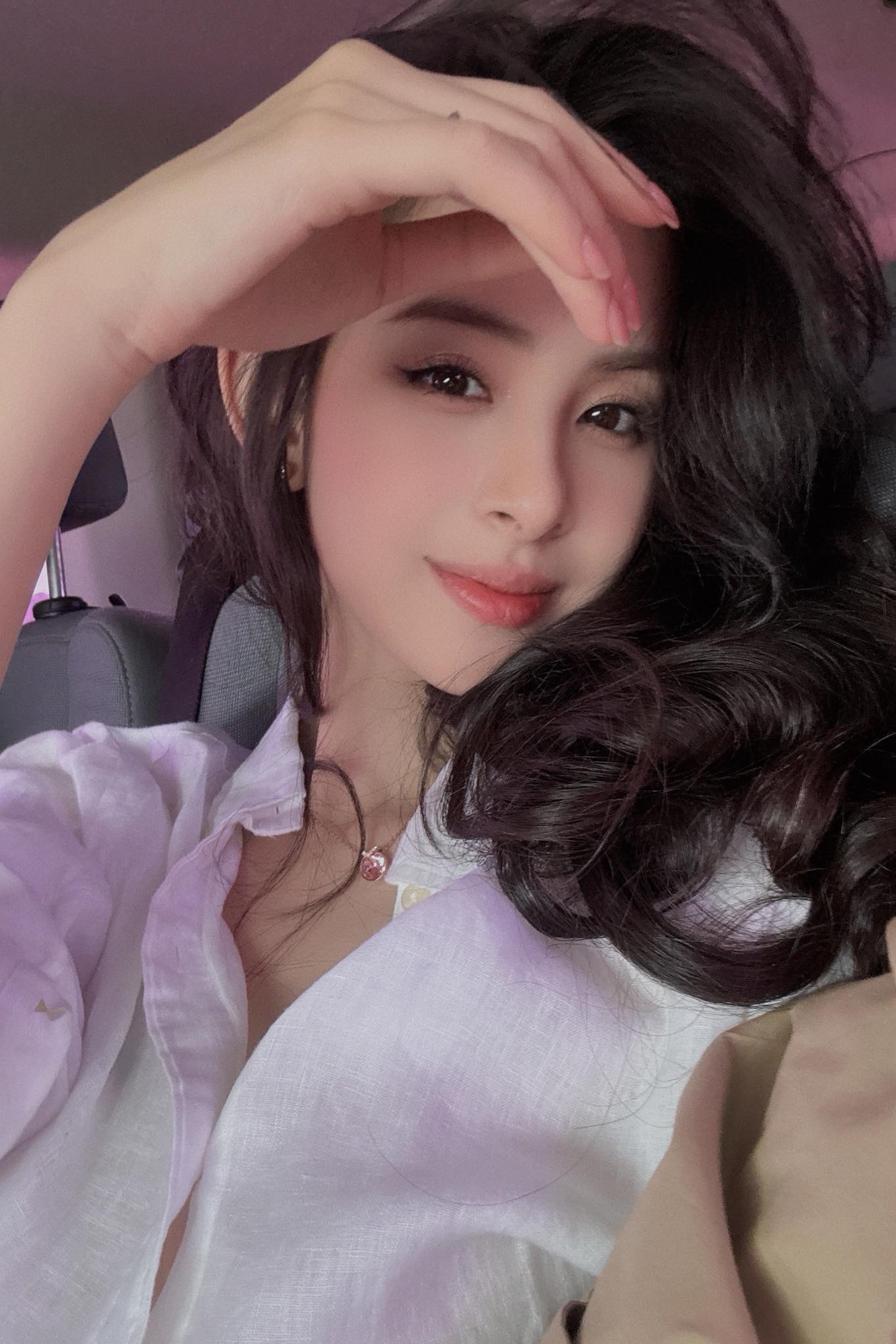 Việt Nam c&oacute; 1 mỹ nh&acirc;n chỉ cười th&ocirc;i cũng h&uacute;t 10 triệu view, ai cũng đ&ograve;i "trao ngay vương miện Hoa hậu cho c&ocirc; ấy"- Ảnh 11.
