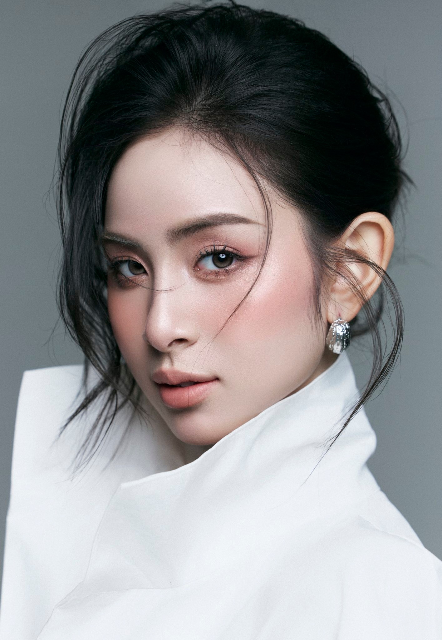 Việt Nam c&oacute; 1 mỹ nh&acirc;n chỉ cười th&ocirc;i cũng h&uacute;t 10 triệu view, ai cũng đ&ograve;i "trao ngay vương miện Hoa hậu cho c&ocirc; ấy"- Ảnh 12.