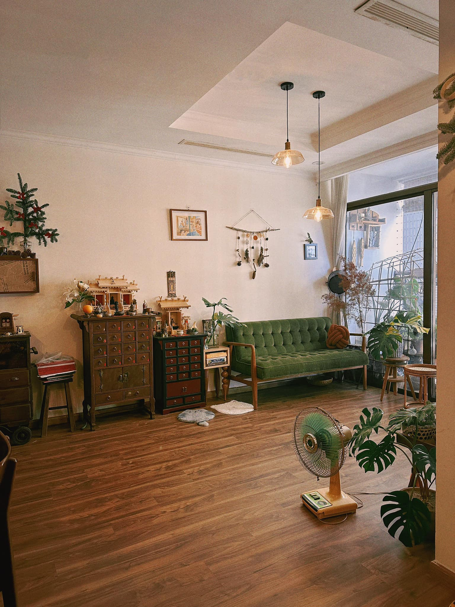 Ngắm kh&ocirc;ng gian sống nghệ như qu&aacute;n cafe của hội chủ shop, giới nh&agrave; gi&agrave;u c&oacute; gu, nghệ sĩ Việt- Ảnh 32.