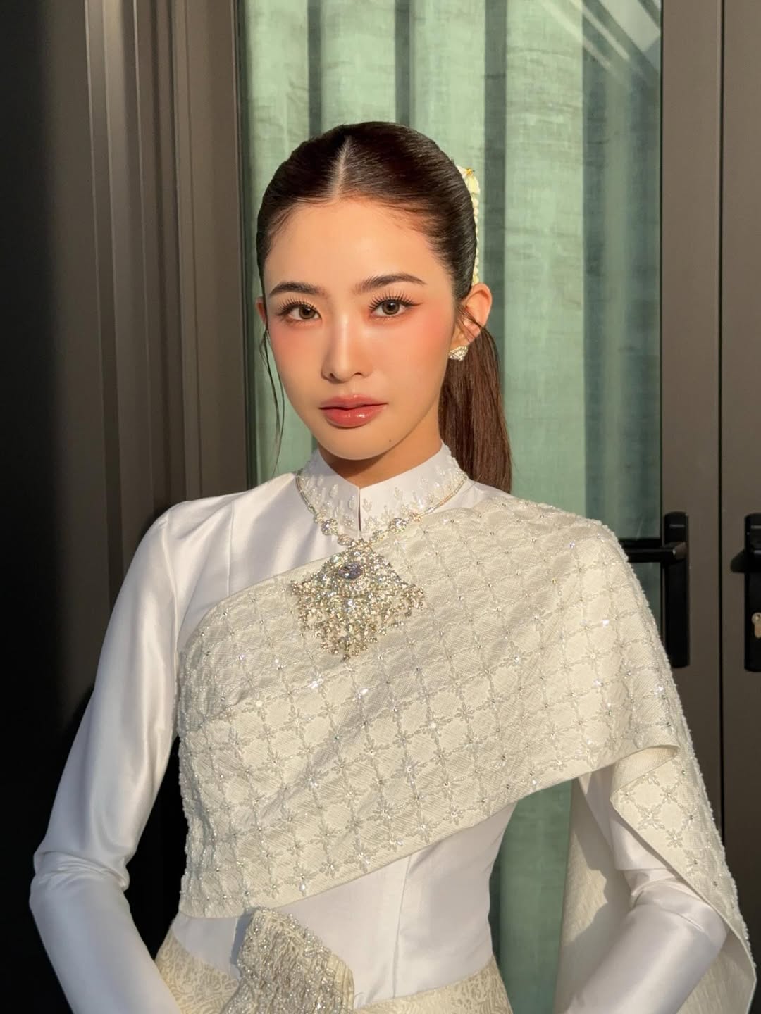 Vụ chồng đại gia của nữ diễn vi&ecirc;n đ&igrave;nh đ&aacute;m bị tố x&acirc;m hại em trai: C&ocirc; g&aacute;i đ&aacute;ng thương nhất lộ diện, 1 h&agrave;nh động khiến MXH dậy s&oacute;ng- Ảnh 5.