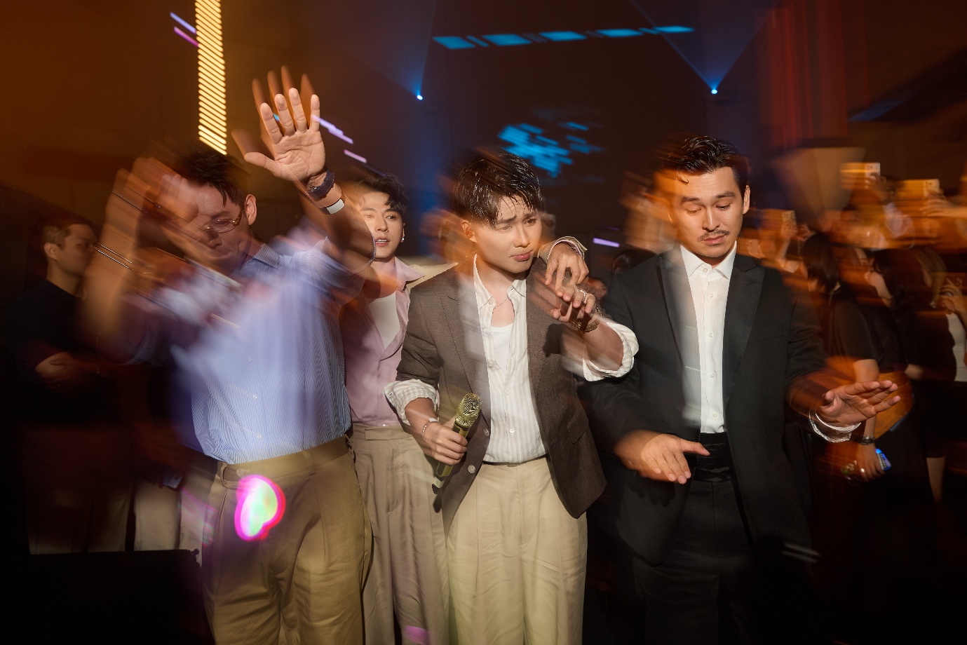 Dàn sao tỏa sáng trong sự kiện khai trương BOSS Hanoi Centre - Ảnh 9. Dàn sao tỏa sáng trong sự kiện khai trương BOSS Hanoi Centre - Ảnh 9.