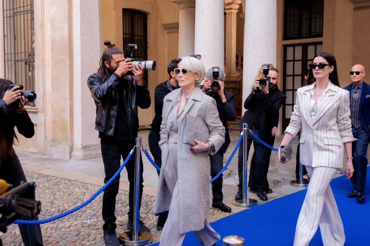 The Devil Wears Prada 2: Kh&uacute;c bi ca đẹp đẽ cho một ng&agrave;nh c&ocirc;ng nghiệp đang lụi t&agrave;n- Ảnh 7.