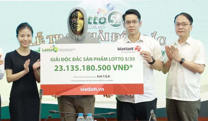 Nam nh&acirc;n vi&ecirc;n ng&acirc;n h&agrave;ng mất ngủ cả đ&ecirc;m v&igrave; tr&uacute;ng độc đắc hơn 23 tỷ- Ảnh 1.