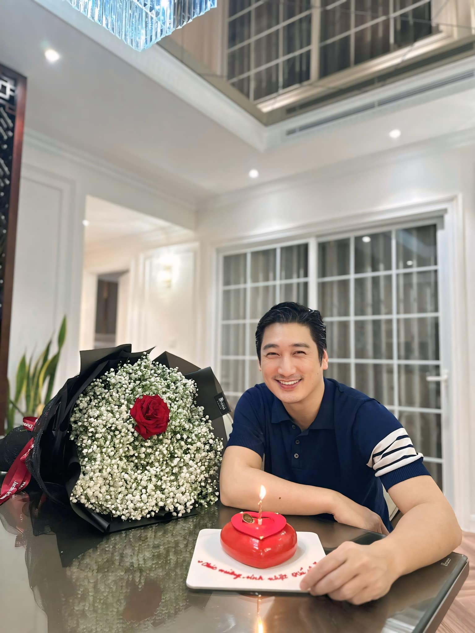 Nam NSƯT U50 muốn cưới vợ lần 3, sống với mỹ nh&acirc;n k&eacute;m 7 tuổi trong căn nh&agrave; 14 tỷ ở đường Nguyễn Tr&atilde;i- Ảnh 2.