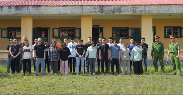 8 tổ c&ocirc;ng t&aacute;c đồng loạt bắt giữ 61 người l&agrave; quản l&yacute;, tổ trưởng... trong chuy&ecirc;n &aacute;n đặc biệt lớn- Ảnh 3.