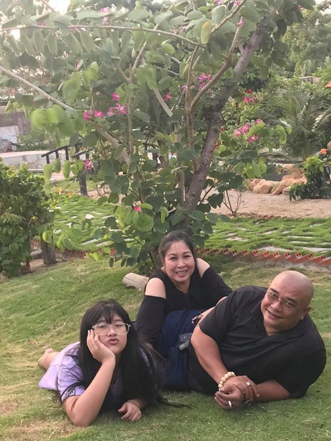 Nữ NSND t&aacute;i h&ocirc;n với t&agrave;i tử điện ảnh: H&ocirc;n nh&acirc;n vi&ecirc;n m&atilde;n ở tuổi 60, sở hữu to&agrave;n cơ ngơi khủng- Ảnh 9.