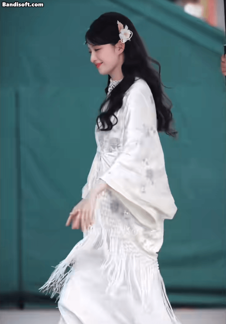 Giờ mới hiểu mỹ nhân da trắng hơn tuyết, mặt đẹp hơn trăng là thế nào: Nhìn phát mê liền, có là yêu quái cũng yêu- Ảnh 4. Giờ mới hiểu mỹ nhân da trắng hơn tuyết, mặt đẹp hơn trăng là thế nào: Nhìn phát mê liền, có là yêu quái cũng yêu- Ảnh 4.
