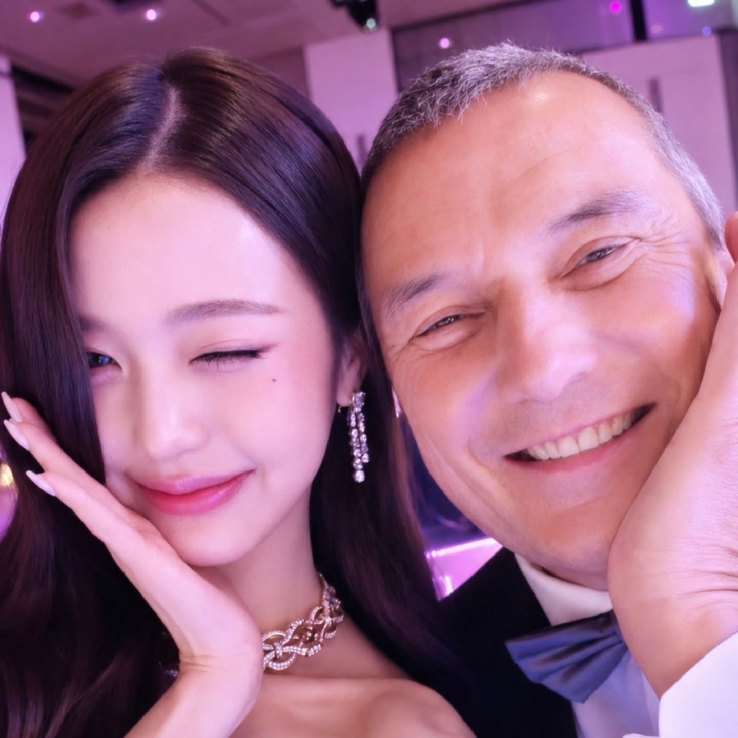 Ảnh da thật của Kim Ji Won chưa bao giờ sống động đến vậy, c&ograve;n được tiết lộ bởi một nam CEO- Ảnh 5.