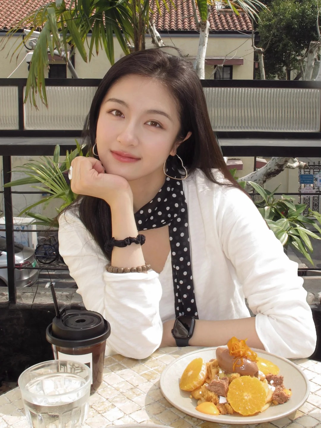 3 con gi&aacute;p n&ecirc;n "phủ trắng" tủ đồ th&aacute;ng 4 &Acirc;m lịch: Mặc đ&uacute;ng m&agrave;u, vận may tự t&igrave;m đến cửa- Ảnh 6.