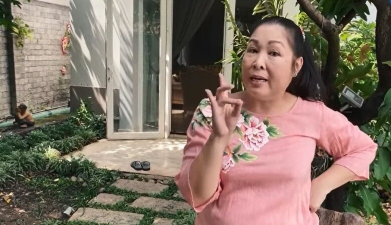 Nữ NSND t&aacute;i h&ocirc;n với t&agrave;i tử điện ảnh: H&ocirc;n nh&acirc;n vi&ecirc;n m&atilde;n ở tuổi 60, sở hữu to&agrave;n cơ ngơi khủng- Ảnh 2.