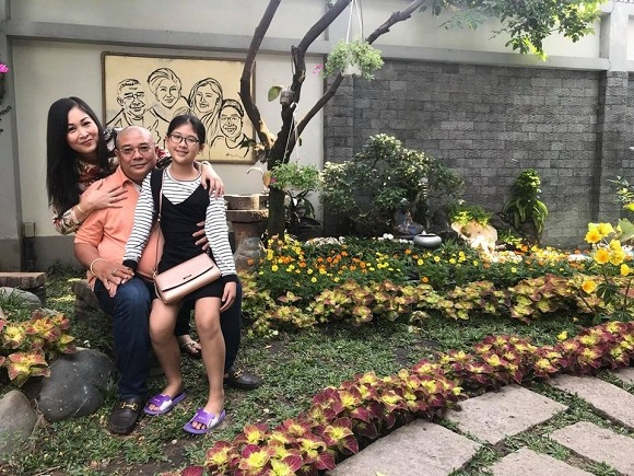 Nữ NSND t&aacute;i h&ocirc;n với t&agrave;i tử điện ảnh: H&ocirc;n nh&acirc;n vi&ecirc;n m&atilde;n ở tuổi 60, sở hữu to&agrave;n cơ ngơi khủng- Ảnh 3.