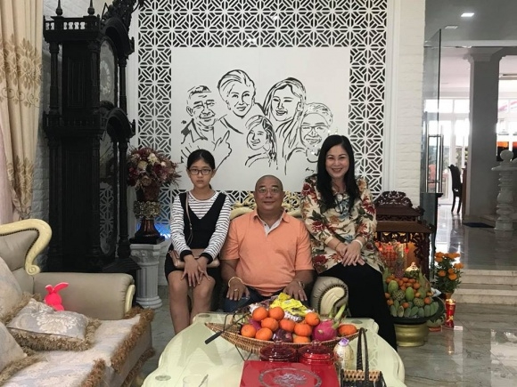 Nữ NSND t&aacute;i h&ocirc;n với t&agrave;i tử điện ảnh: H&ocirc;n nh&acirc;n vi&ecirc;n m&atilde;n ở tuổi 60, sở hữu to&agrave;n cơ ngơi khủng- Ảnh 6.