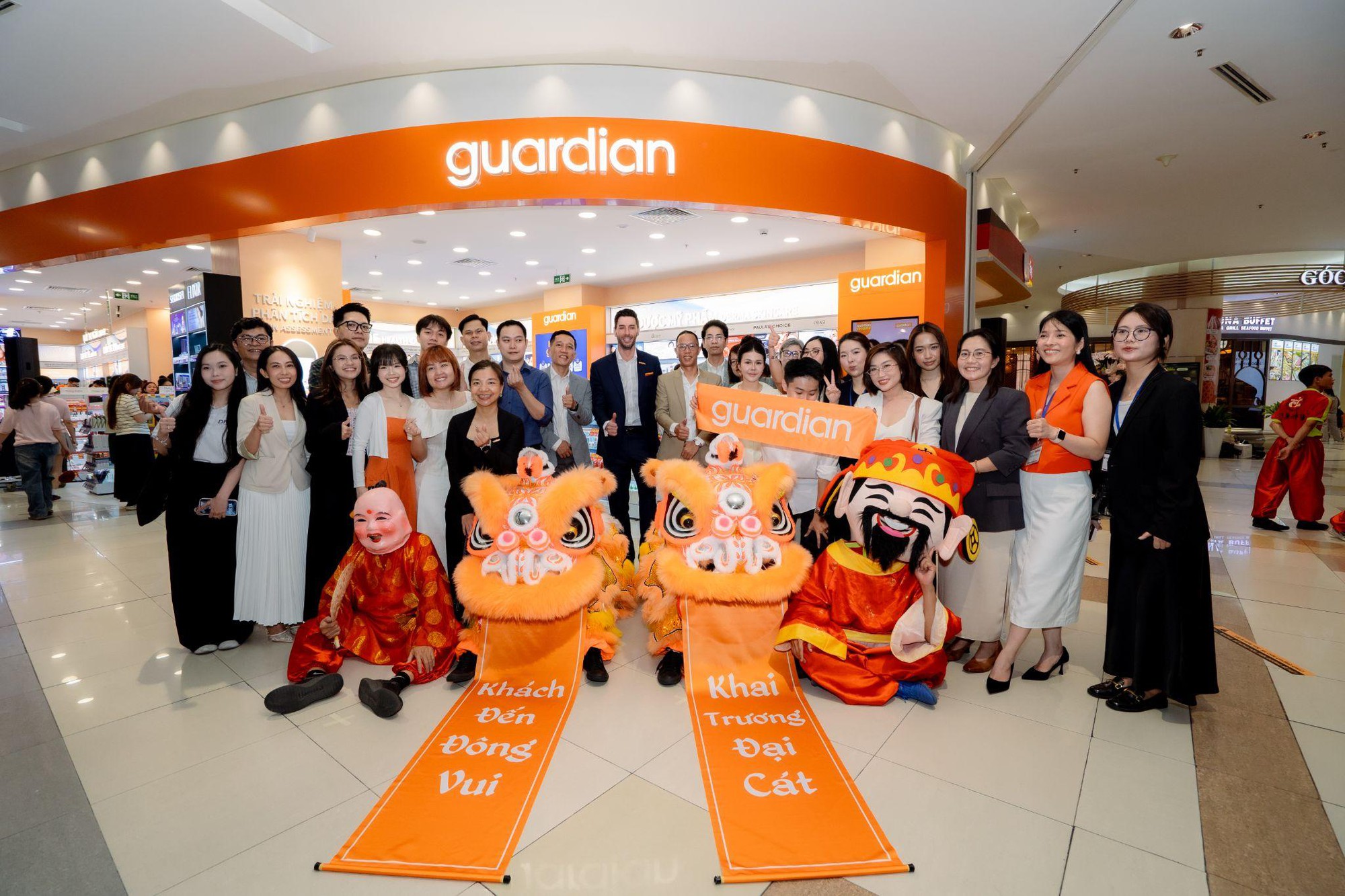 Guardian khai trương flagship store tại AEON Mall T&acirc;n Ph&uacute; Celadon: Đ&acirc;y mới l&agrave; c&aacute;ch mua sắm beauty đ&uacute;ng nghĩa - Ảnh 1.
