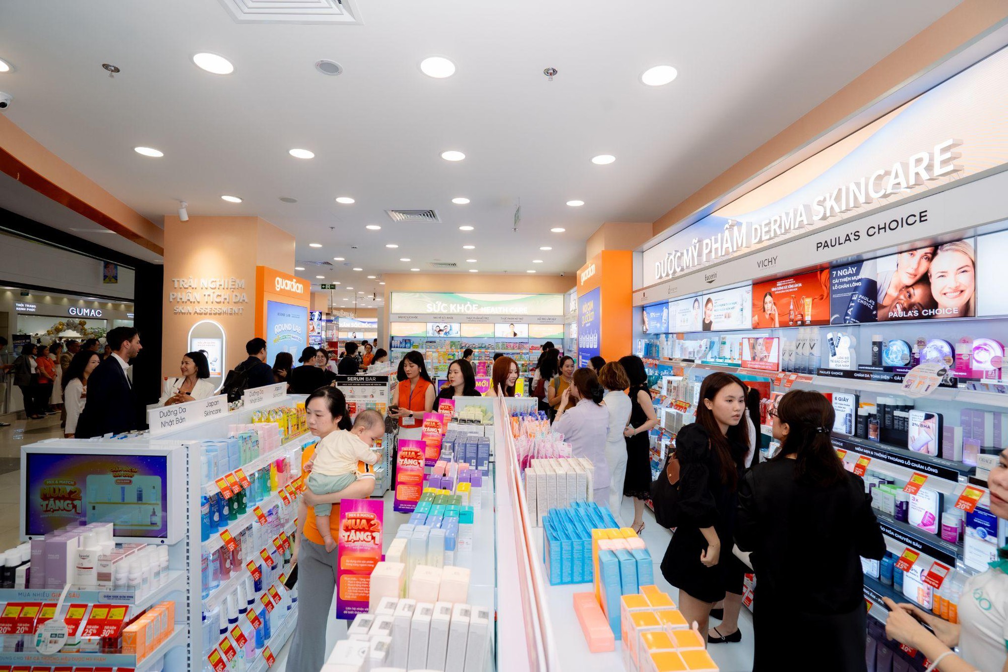 Guardian khai trương flagship store tại AEON Mall T&acirc;n Ph&uacute; Celadon: Đ&acirc;y mới l&agrave; c&aacute;ch mua sắm beauty đ&uacute;ng nghĩa - Ảnh 2.