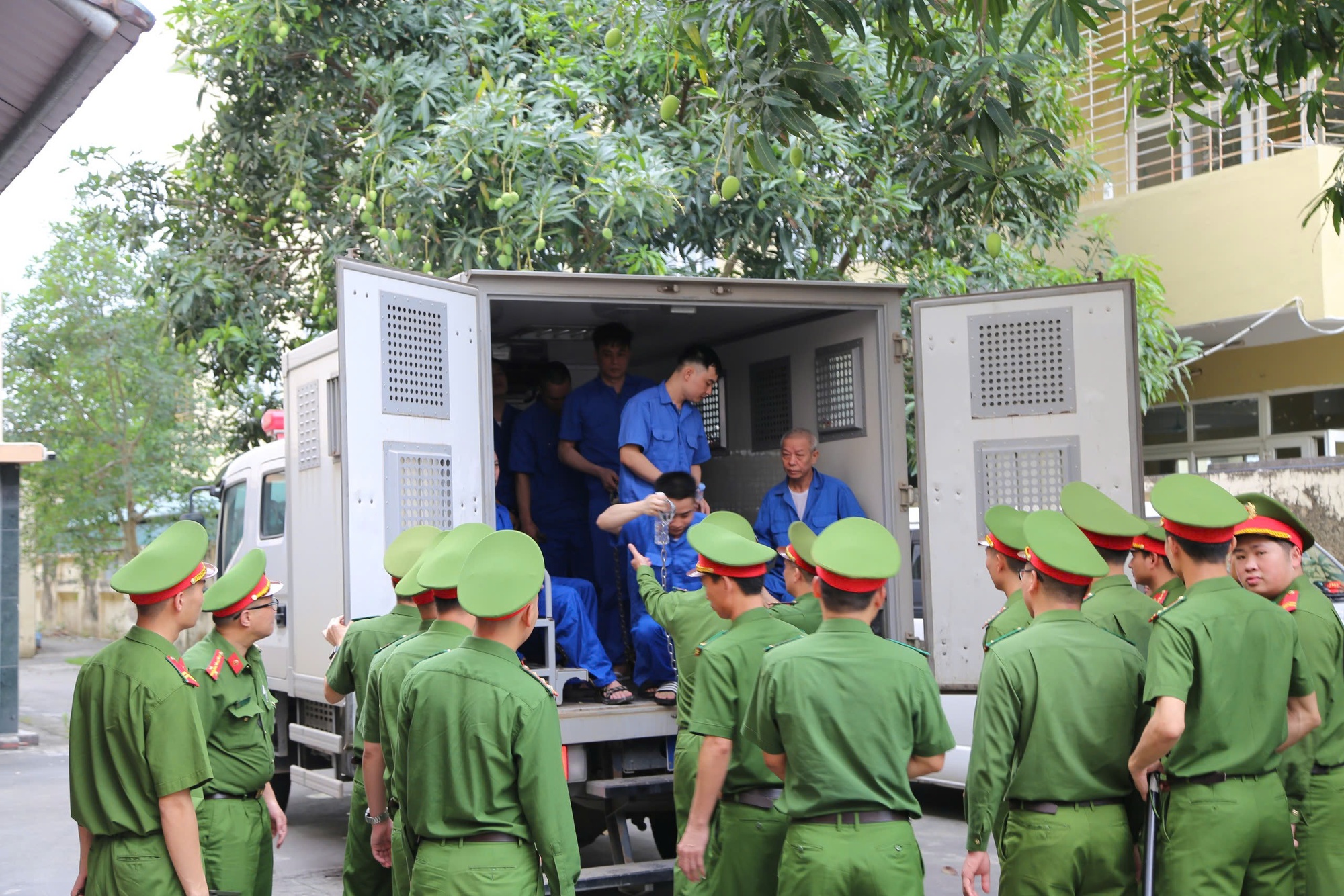 Vụ án Bùi Đình Khánh và những khoảnh khắc gây chấn động tại TAND tỉnh Quảng Ninh - Ảnh 1. Vụ án Bùi Đình Khánh và những khoảnh khắc gây chấn động tại TAND tỉnh Quảng Ninh - Ảnh 1.