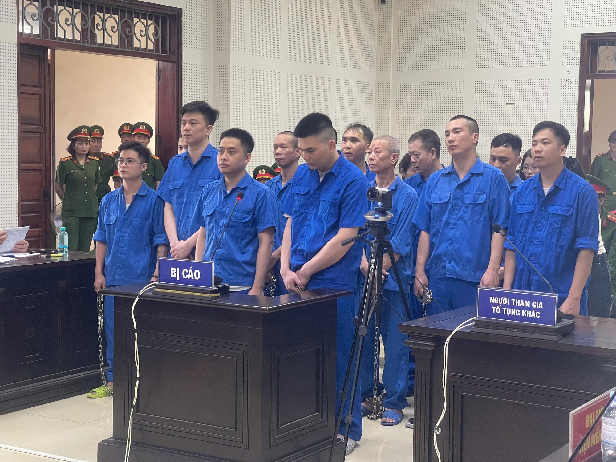 Vụ án Bùi Đình Khánh và những khoảnh khắc gây chấn động tại TAND tỉnh Quảng Ninh - Ảnh 3. Vụ án Bùi Đình Khánh và những khoảnh khắc gây chấn động tại TAND tỉnh Quảng Ninh - Ảnh 3.