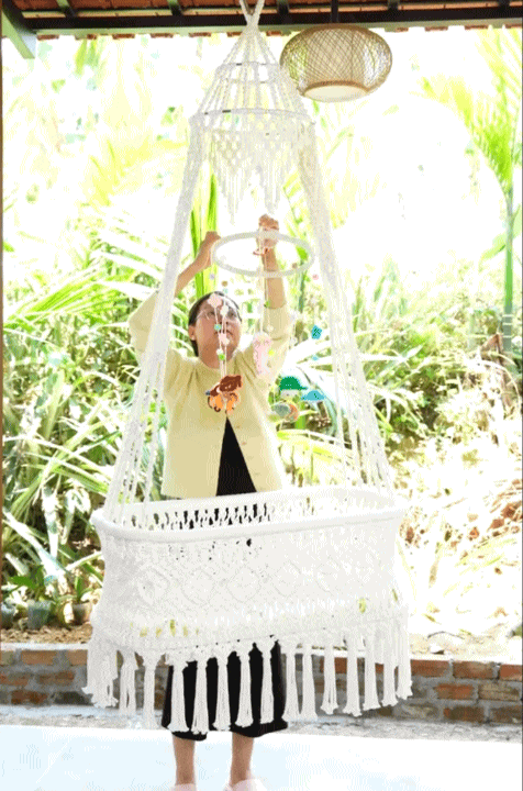 Miệt m&agrave;i l&agrave;m n&ocirc;i, may nệm, chuẩn bị gấu b&ocirc;ng cho con, cuối c&ugrave;ng TikToker &Uacute;t Về Vườn cũng sinh con đầu l&ograve;ng- Ảnh 8.
