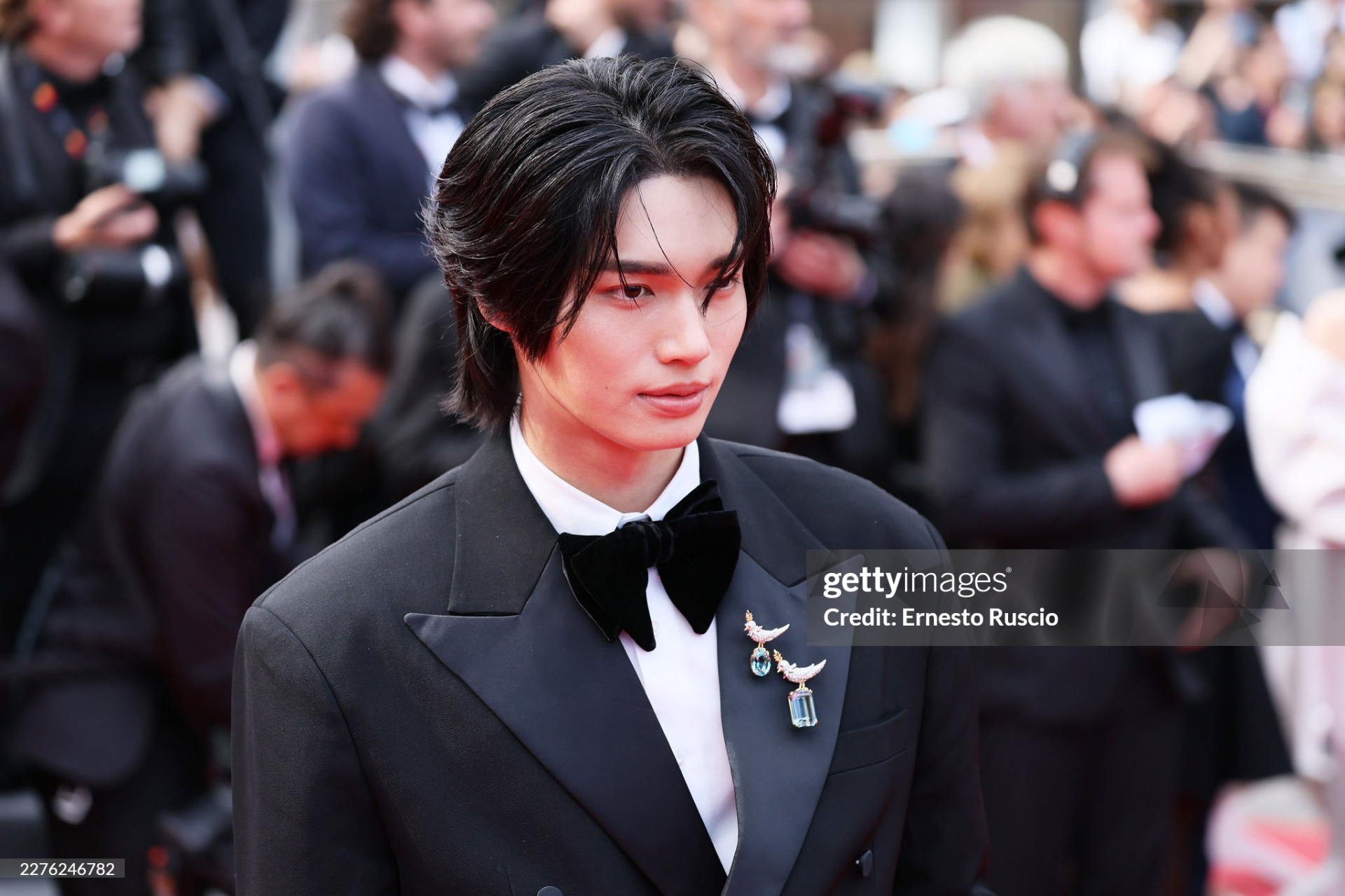 Thảm đỏ Cannes ng&agrave;y 3: Ch&acirc;u D&atilde; - Vi&ecirc;n San San đại chiến visual, Win Metawin điển trai ng&uacute;t ng&agrave;n- Ảnh 15.