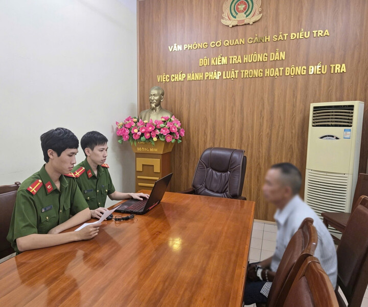 Tạm giữ h&igrave;nh sự g&atilde; đ&agrave;n &ocirc;ng 60 tuổi giở tr&ograve; đồi bại với b&eacute; g&aacute;i 6 tuổi- Ảnh 1.