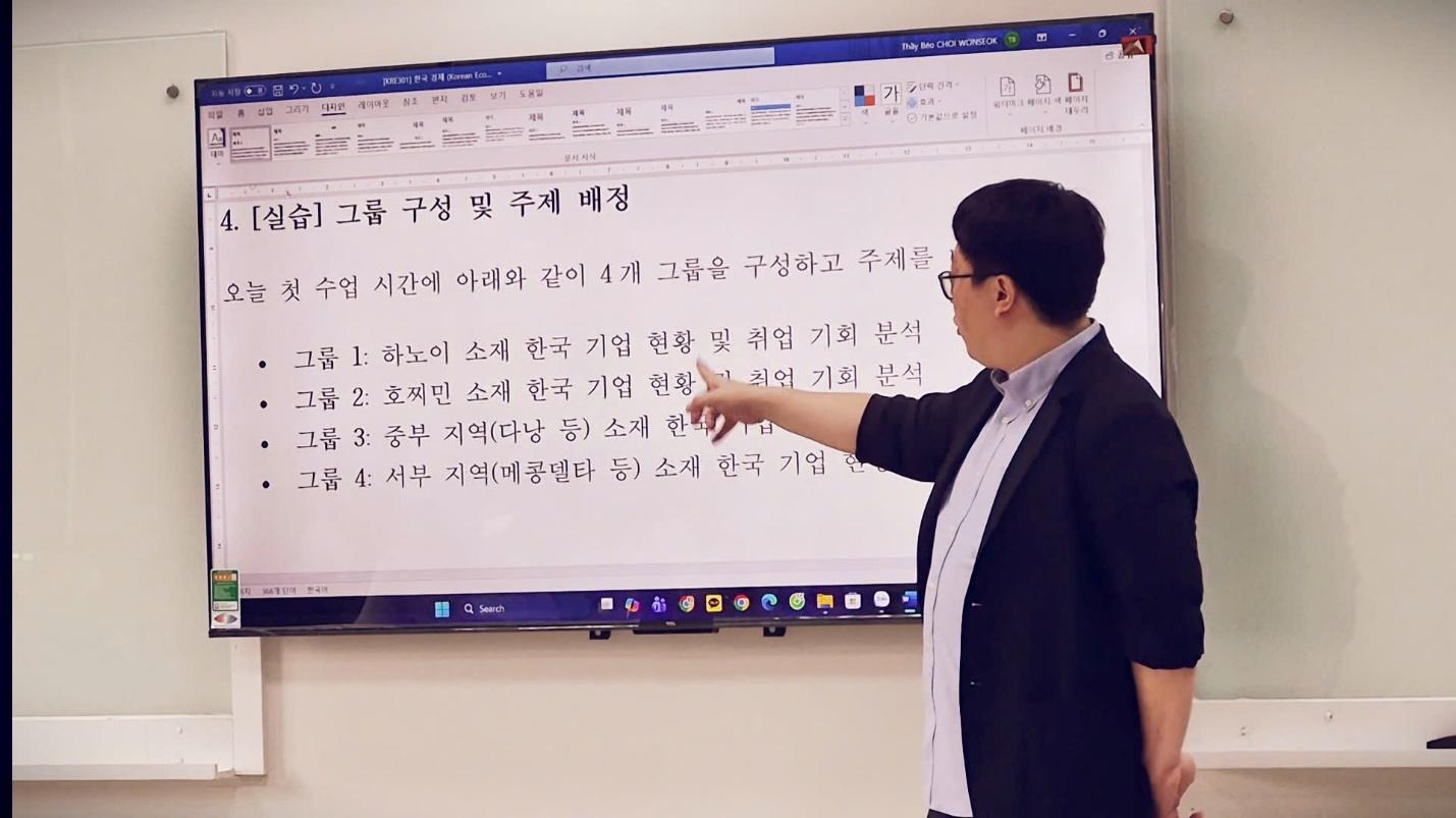 Thạc sĩ Choi Wonseok giảng dạy H&aacute;n tự v&agrave; Kinh tế H&agrave;n Quốc tại FPT University trong học kỳ mới - Ảnh 3.