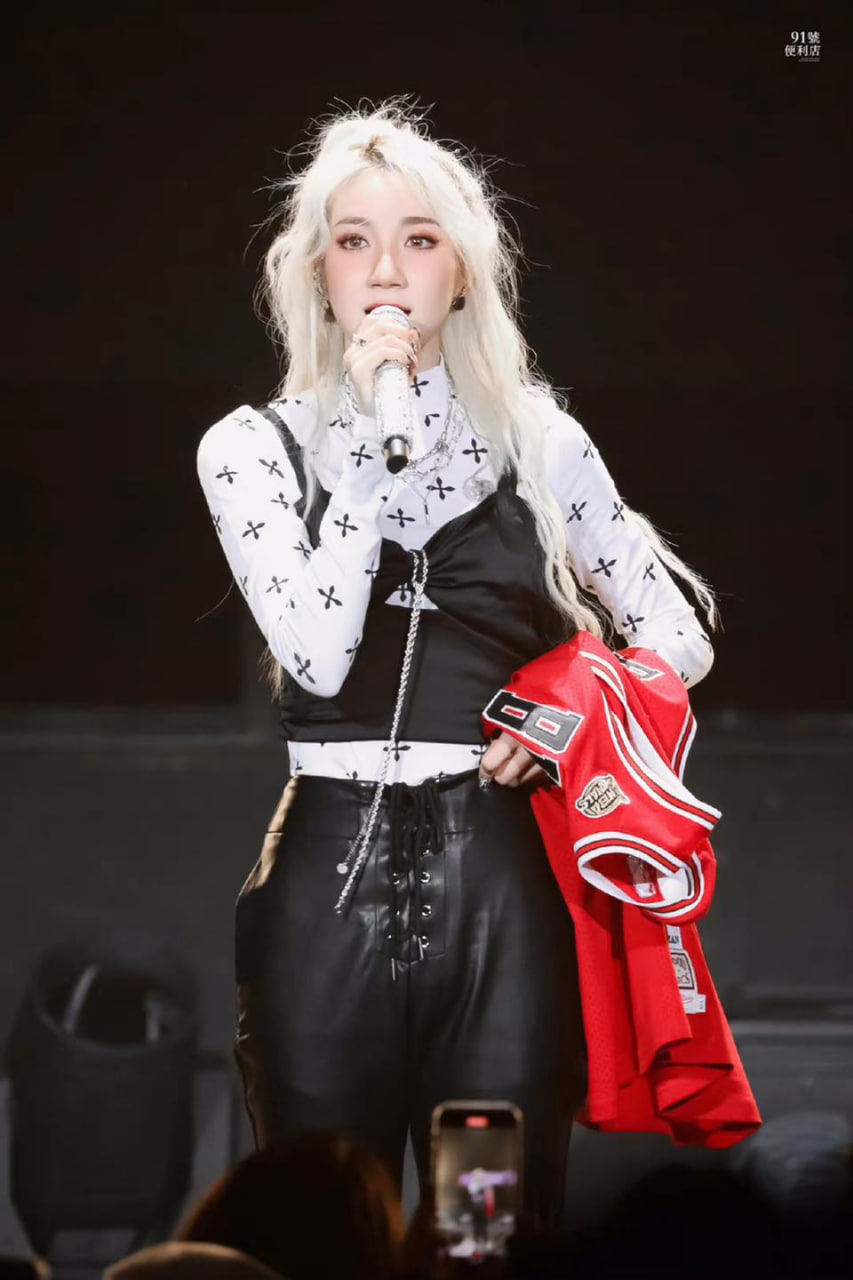 Sự hết thời của 1 mỹ nh&acirc;n: Hủy concert v&igrave; ế ẩm, giờ b&aacute;n v&eacute; chỉ c&ograve;n 150 ngh&igrave;n đồng- Ảnh 1.