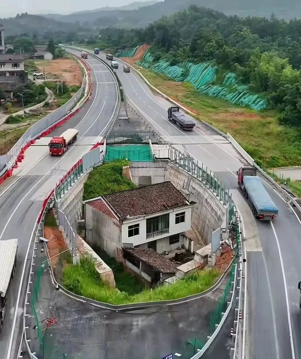 Từ chối nhận đền b&ugrave; hơn 6 tỷ đồng, để quốc lộ phải đổi hướng- Ảnh 3.
