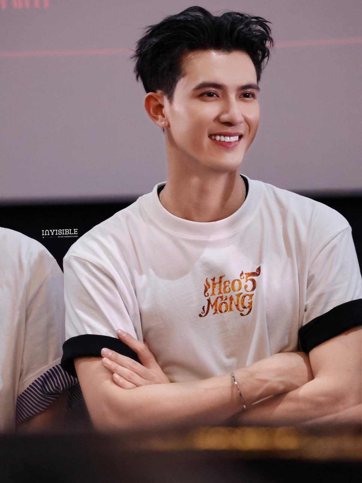 Đang hot l&uacute;c n&agrave;y: "T&oacute;c Ti&ecirc;n v&agrave; Trần Ngọc V&agrave;ng hẹn h&ograve;" - Ảnh 6.